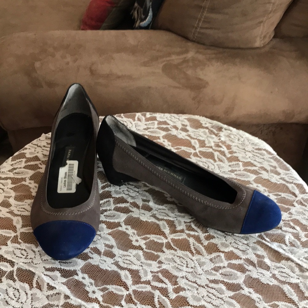 Shoes - Picture 2 of 2